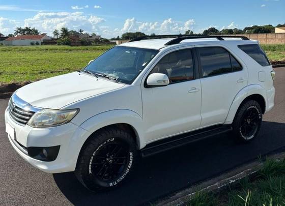 TOYOTA HILUX SW4 2.7 SR 7 LUGARES 4X2 16V FLEX 4P AUTOMÁTICO
